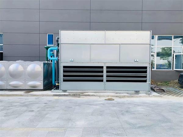 使用閉式冷卻塔比開式冷卻塔更節(jié)能和節(jié)省費用嗎？