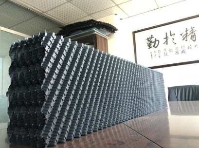 薄如紙的PVC填料居然能站65KG重量的人！